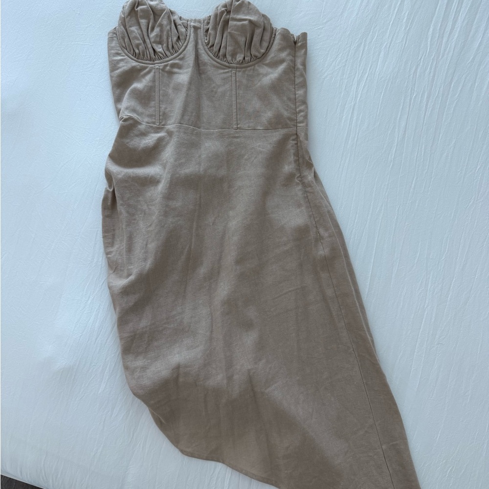 Elegant Tan Strapless Dress